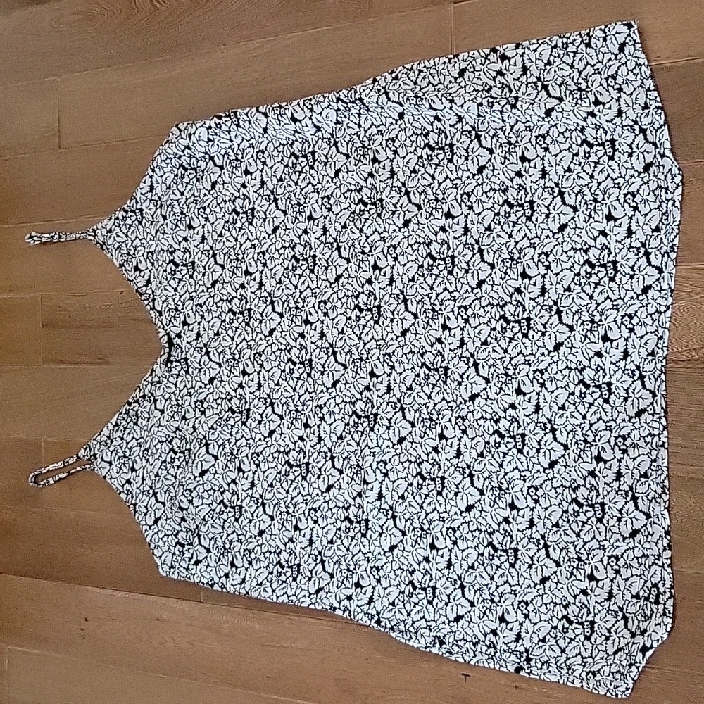 Gap V Neck Cami Tank‎ Top White Floral Print Medium